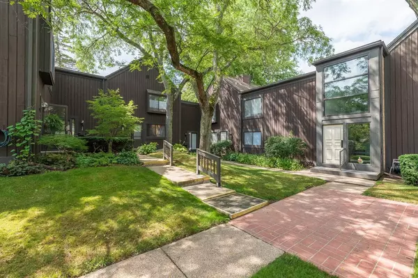 154 Carberry Hill Court Court, Kalamazoo, MI 49006
