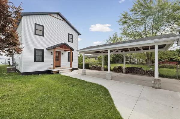 Pinckney, MI 48169-9461,9098 Dexter Pinckney Road