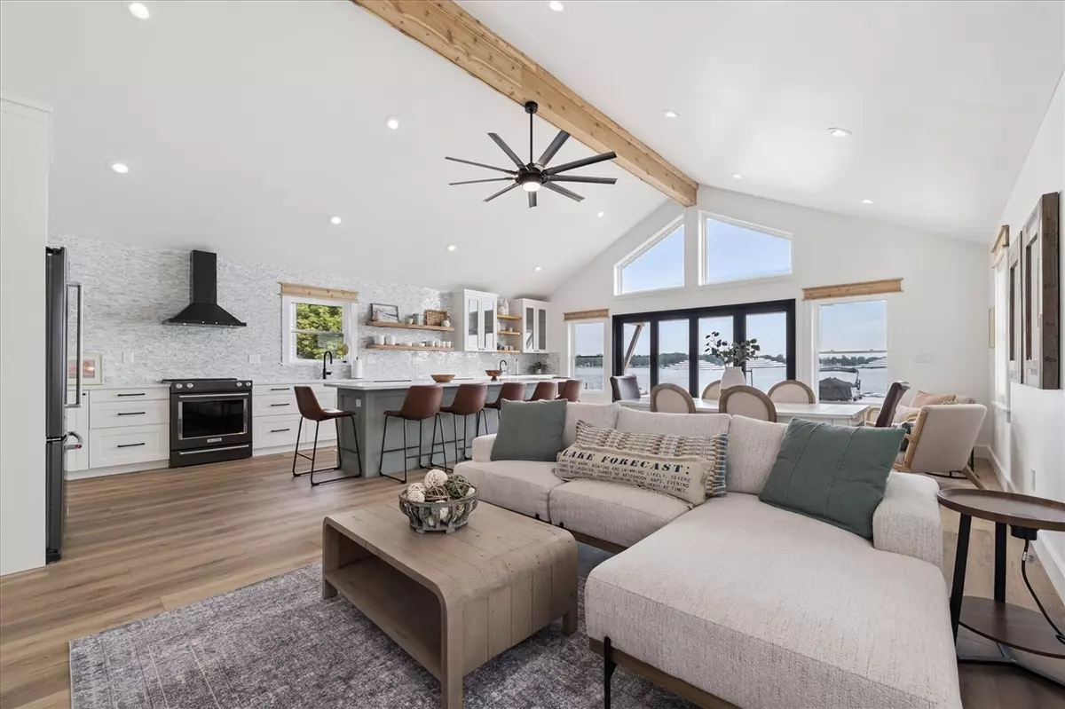 Pinckney, MI 48169-9461,9098 Dexter Pinckney Road