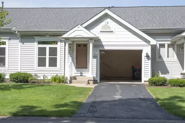 303 Shoreside South Drive, Grand Rapids, MI 49548-7007
