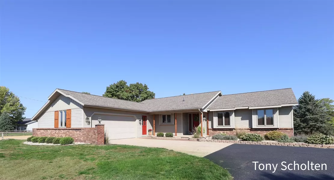 2579 142nd Avenue, Dorr, MI 49323