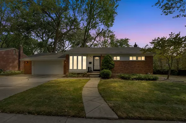 22726 Lingemann Street, Saint Clair Shores, MI 48080-2130