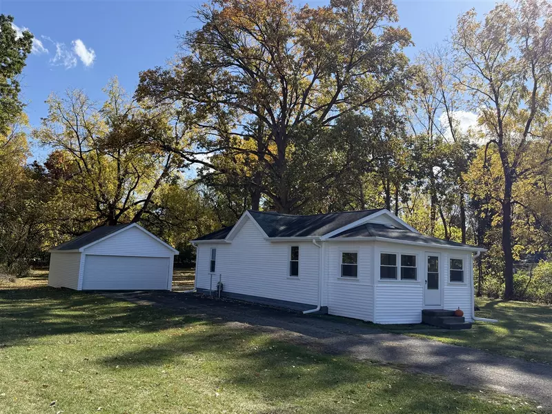 1225 Longfellow Avenue, Jackson, MI 49202-1931