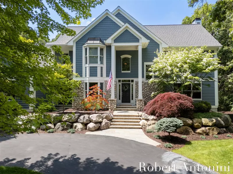 1977 Emerald Glen Court, Ada, MI 49301