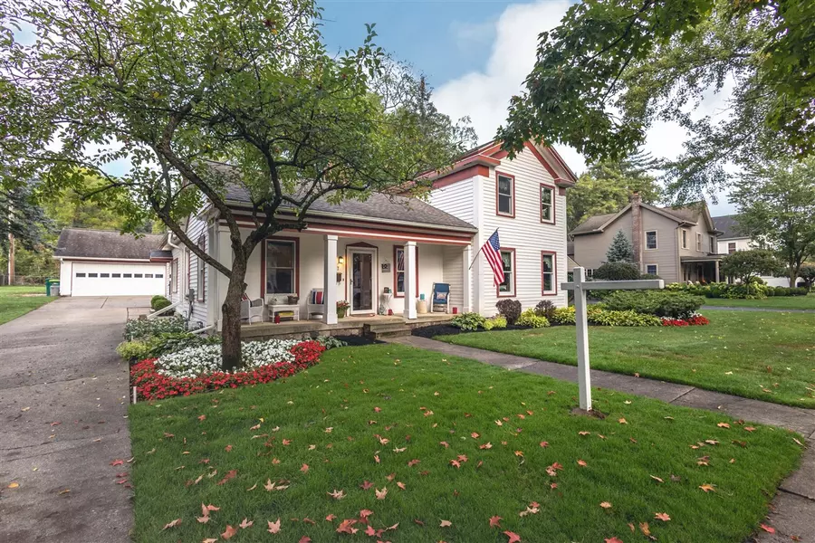 17 N Holcomb Road, Clarkston, MI 48346-1434