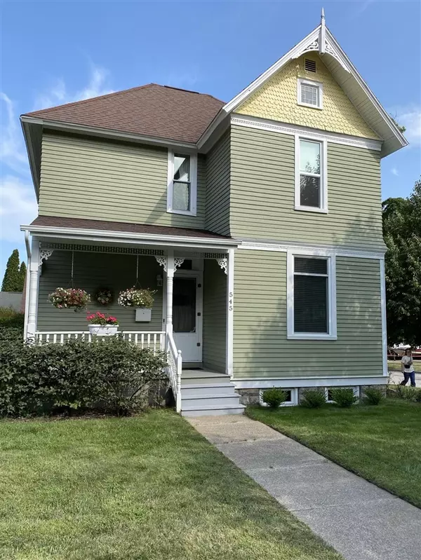 545 Maple Street, Manistee, MI 49660-1802