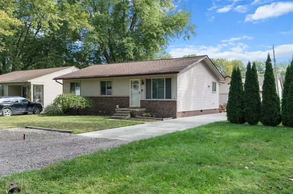 39534 Detroit Street, Harrison Twp, MI 48045-1834