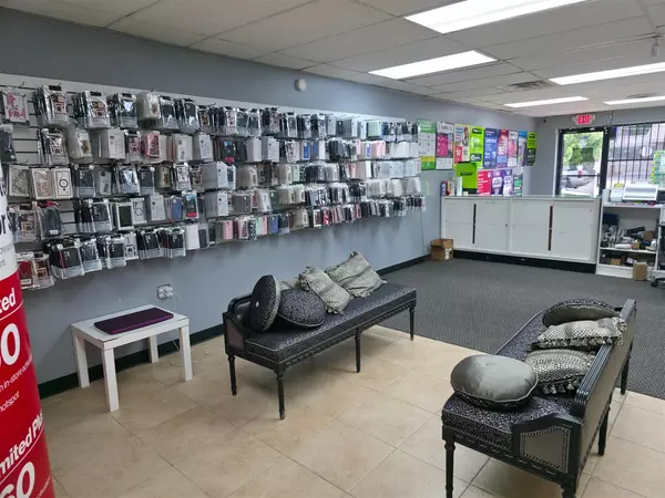 Detroit, MI 48228,16541 W Warren Avenue