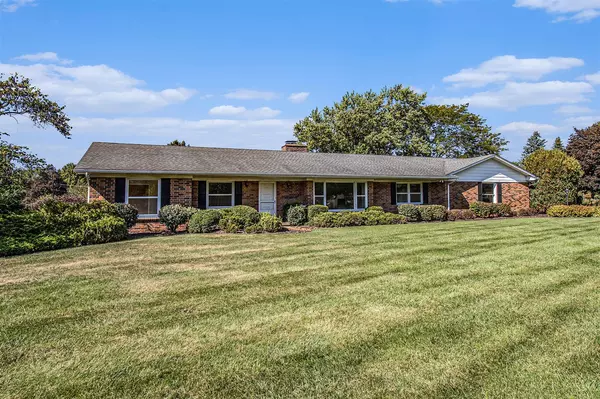 Saline, MI 48176,5644 Blue Grass Lane