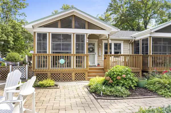 15612 Isobel Street, Union Pier, MI 49129