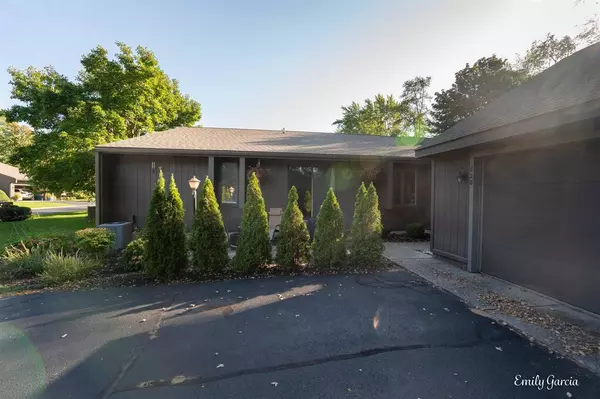 Holland, MI 49423,828 Brook Village Drive