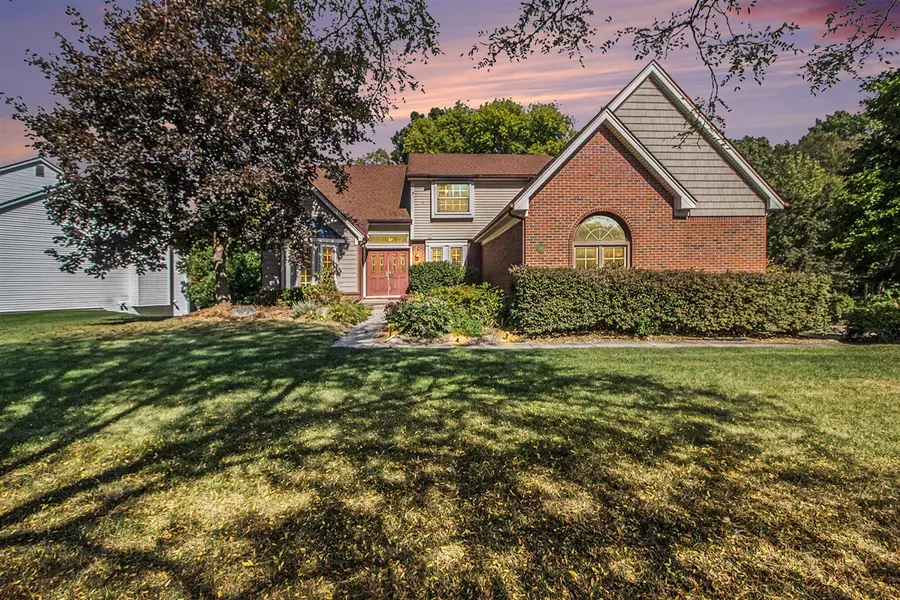 312 Dorchester Way, Milford, MI 48381-2785