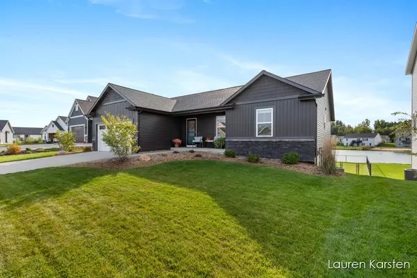 Allendale, MI 49401,6296 High Queen Court