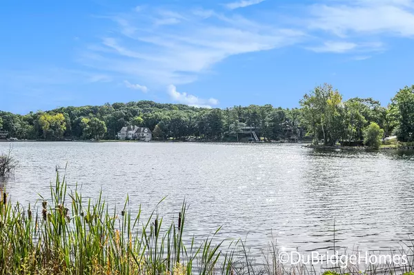 2258-B Edgewater Drive, Grand Rapids, MI 49525