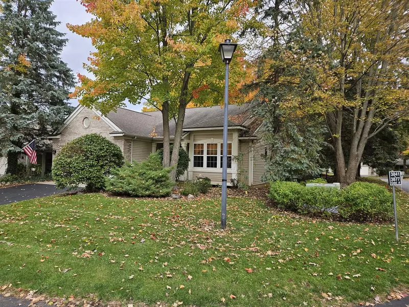 3877 Old Elm Drive, Kentwood, MI 49512-9528