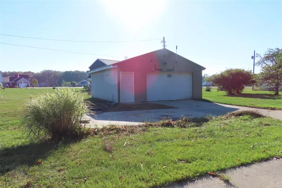 71285 Five Points Road, Edwardsburg, MI 49112