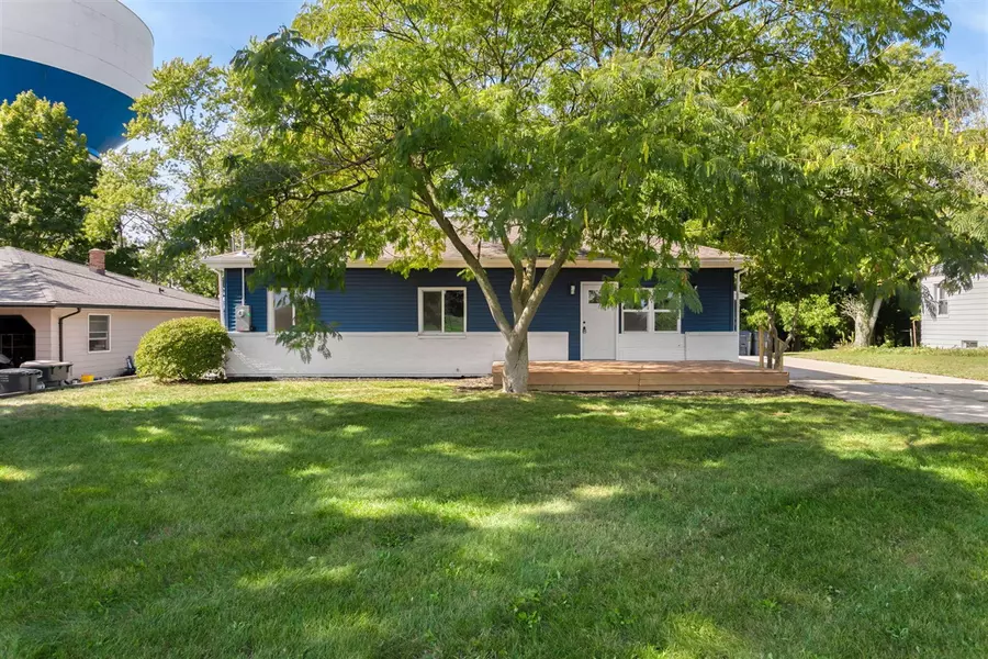 3118 Cleveland Avenue, Saint Joseph, MI 49085-2325