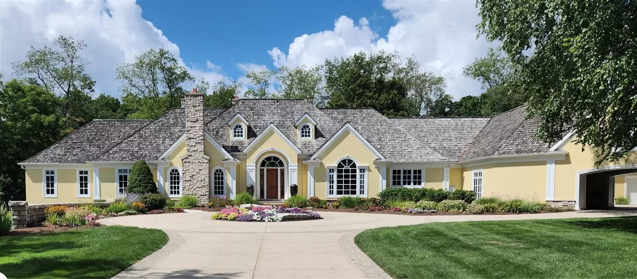 6029 Hillsborough Court, Grandville, MI 49418-3238