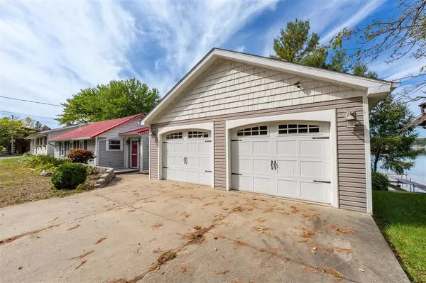 Marshall, MI 49068-8208,106 Lyon Lake Road