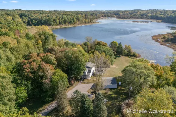 1142 Hammond Road, Hastings, MI 49058