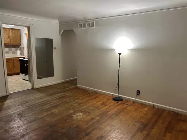 Flat Rock, MI 48134-2734,29715 Walnut Street