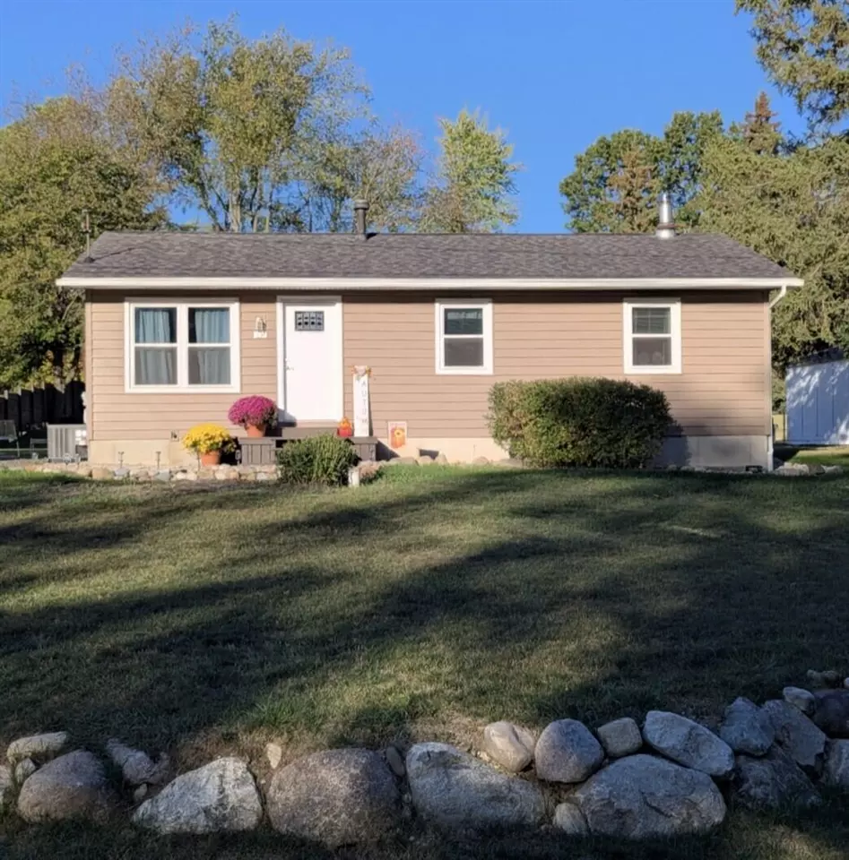 Fenton, MI 48430-9362,10033 Nimphie Road