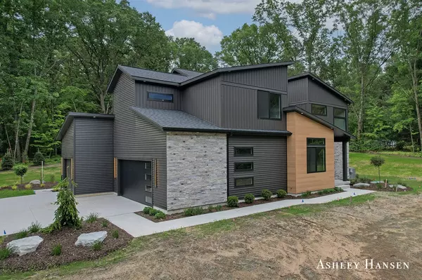 8332 Ramsdell Drive, Rockford, MI 49341