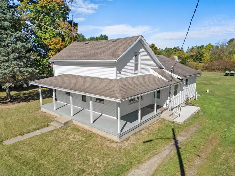 2318 E Montgomery Road, Hillsdale, MI 49242-9518