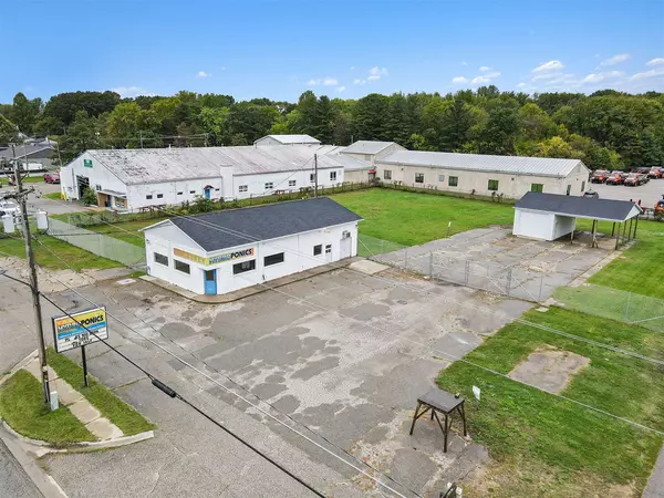 1011 E Michigan Avenue, Paw Paw, MI 49079-9464