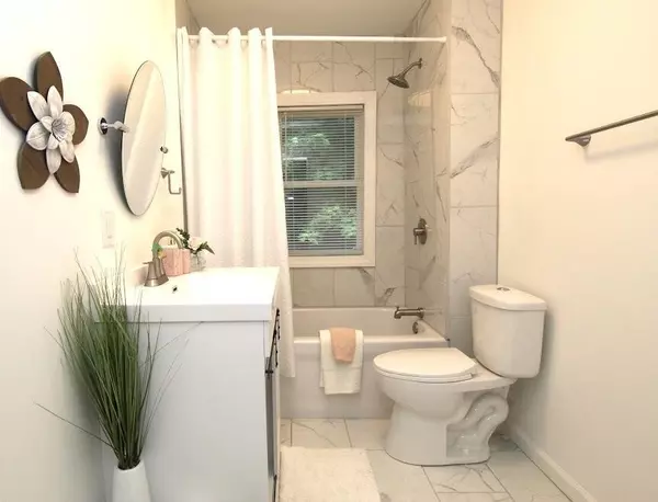 Kalamazoo, MI 49048-2010,1008 Cooper Avenue