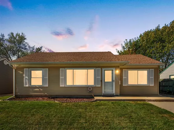 27081 Grandmont Street, Roseville, MI 48066-4767