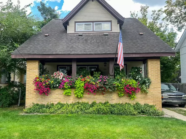 1134 Alexander Street, Grand Rapids, MI 49507-1476