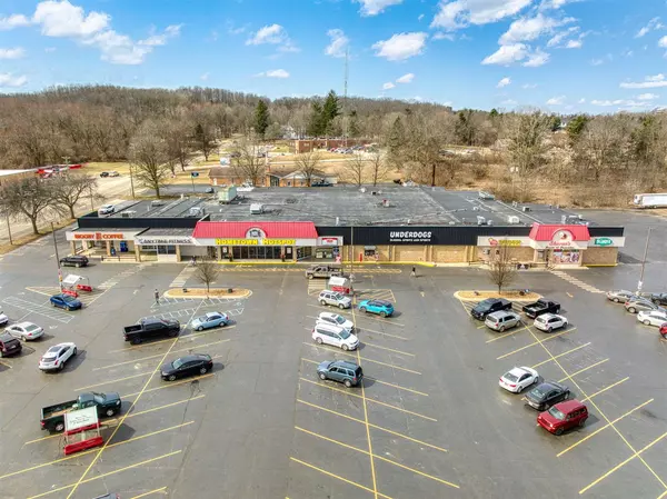 210 W Carleton Road, Hillsdale, MI 49242-5037