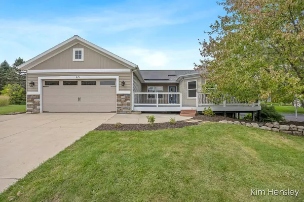 65 Greystone Court, Rockford, MI 49341-1528
