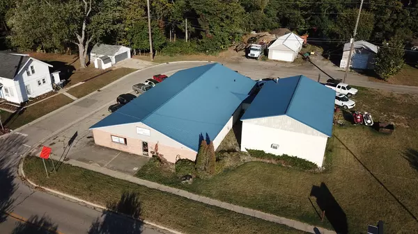 701 S Red Bud Trail Trail, Buchanan, MI 49107