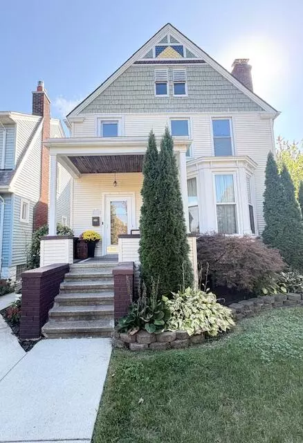 225 SUPERIOR Boulevard, Wyandotte, MI 48192