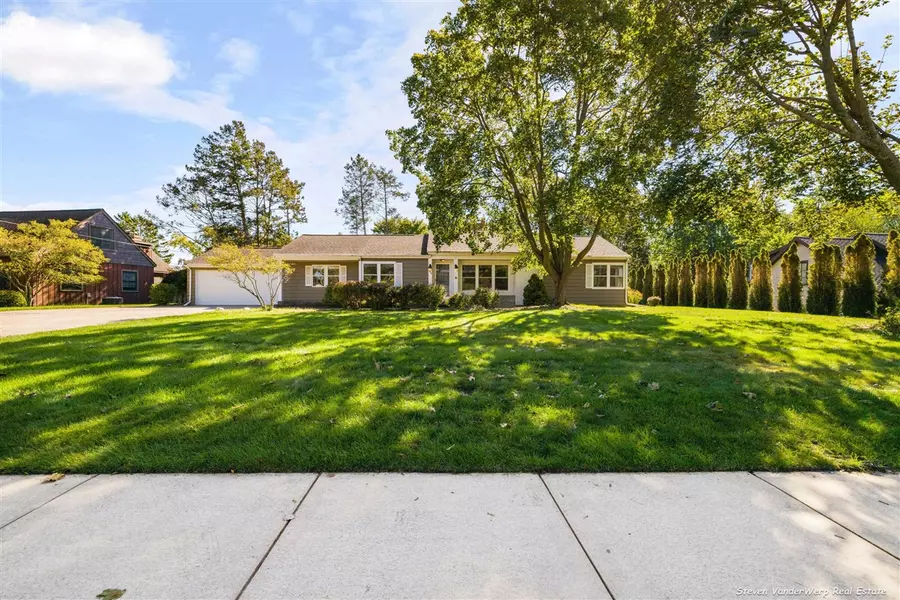 244 Grand Avenue, Grand Haven, MI 49417