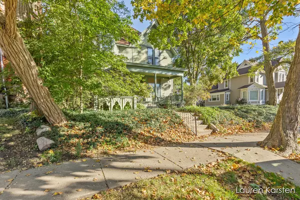 Grand Rapids, MI 49503,623 Cherry Street