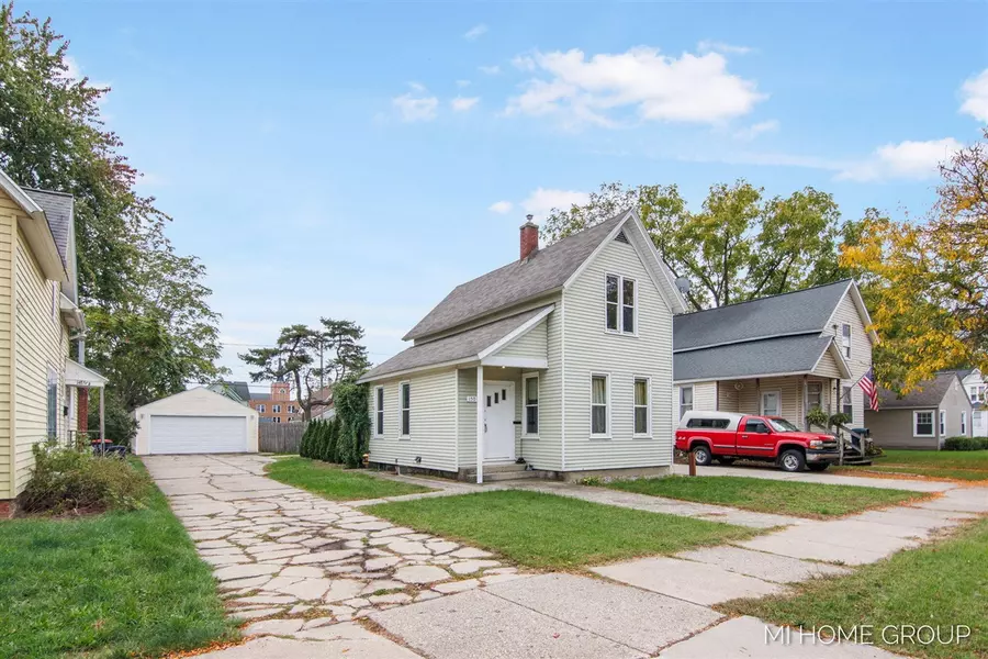 150 W 16th Street, Holland, MI 49423