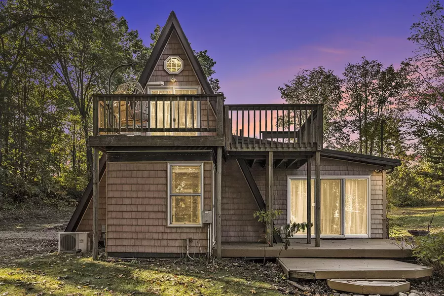 3229 W Shore Drive, Battle Creek, MI 49017-9221