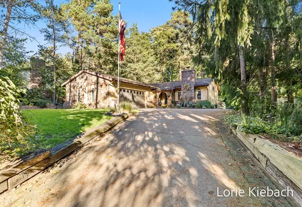 14666 Indian Trails Drive, Grand Haven, MI 49417-9538