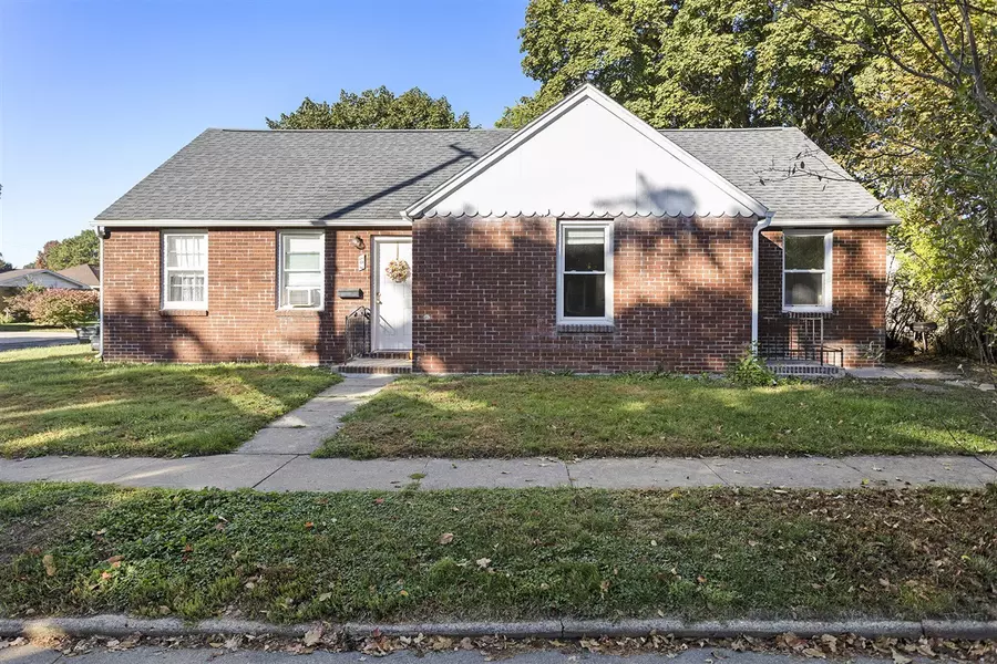 805/807 Michigan Ave Avenue, Sturgis, MI 49091