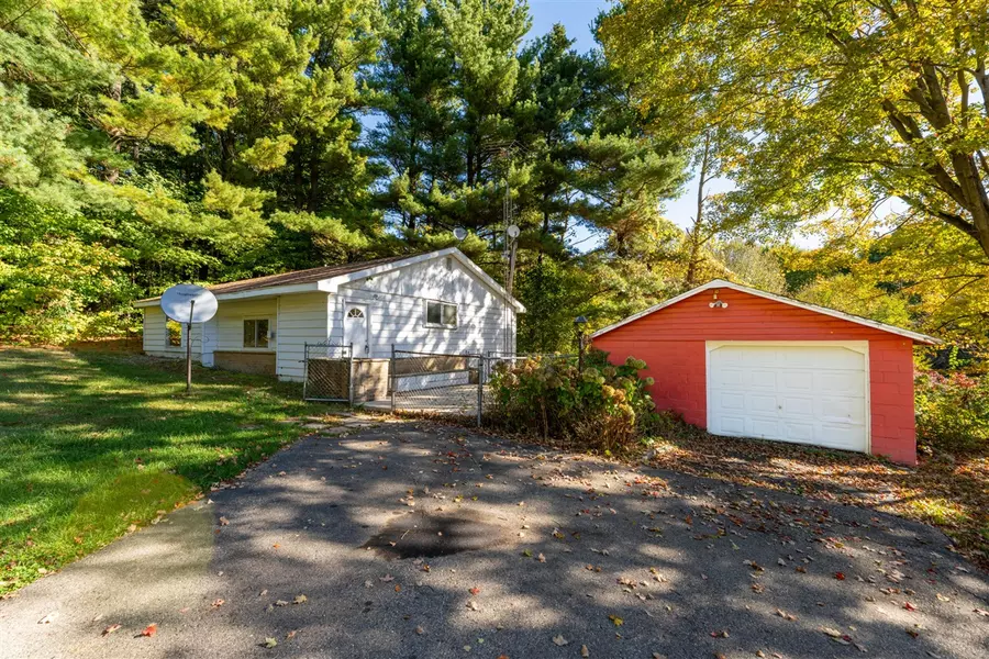 73255 26th Street, Lawton, MI 49065-9628