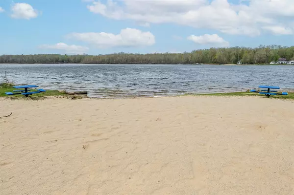 Coloma, MI 49038-9664,7243 Sylvester Street