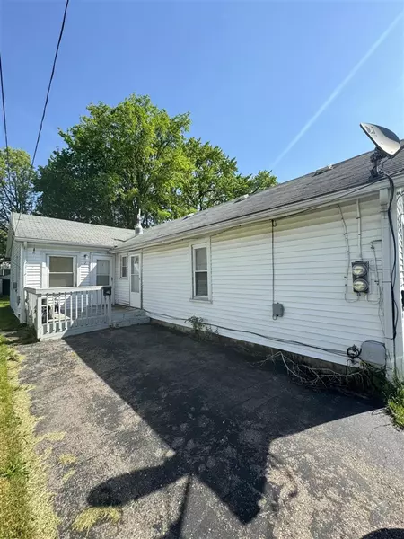 822 Campbell Street, Flint, MI 48507-2425