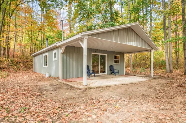 8141 135th Ave, Evart, MI 49631