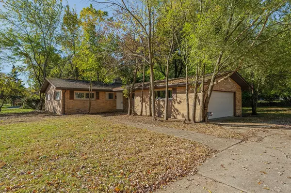 26261 La Muera Street, Farmington, MI 48331-4723