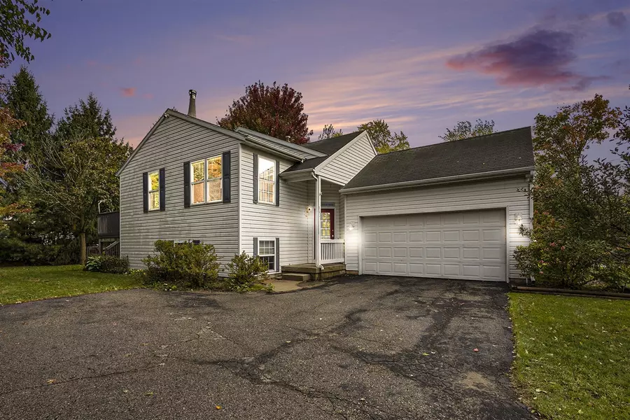 1431 W Lakewood Boulevard, Holland, MI 49424-6243