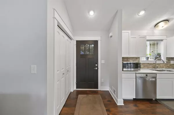 Jackson, MI 49201-8187,5177 Stone River Road