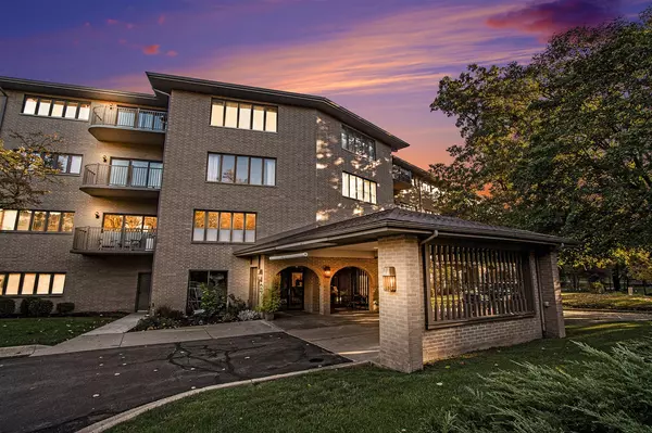 4040 Greenleaf Circle, Kalamazoo, MI 49008